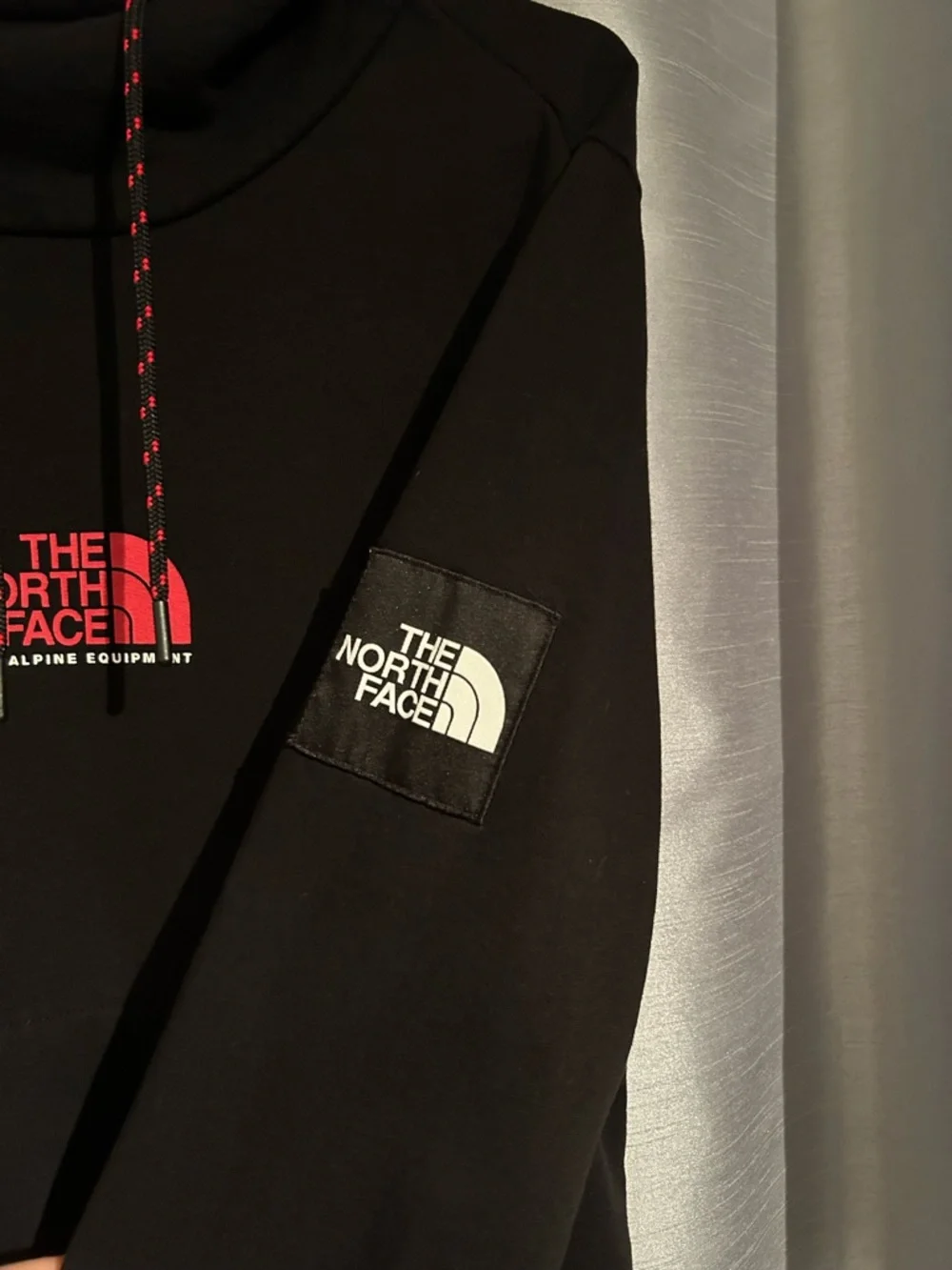The North Face Men’s Fine Alpine Hoodie Black/Red Size Small